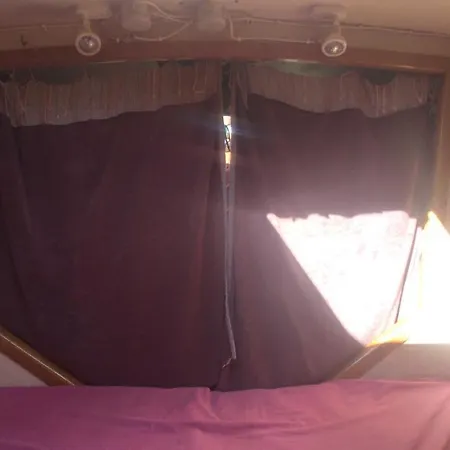 Yellow Sailboat פלאייה דה לאס אמריקס